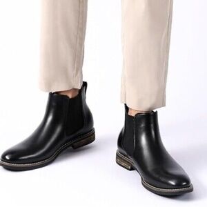 (R2)Clarks Paulson Up 26144798
Men's Black Leather Slip-On Chelsea Boots, Sz 9 M